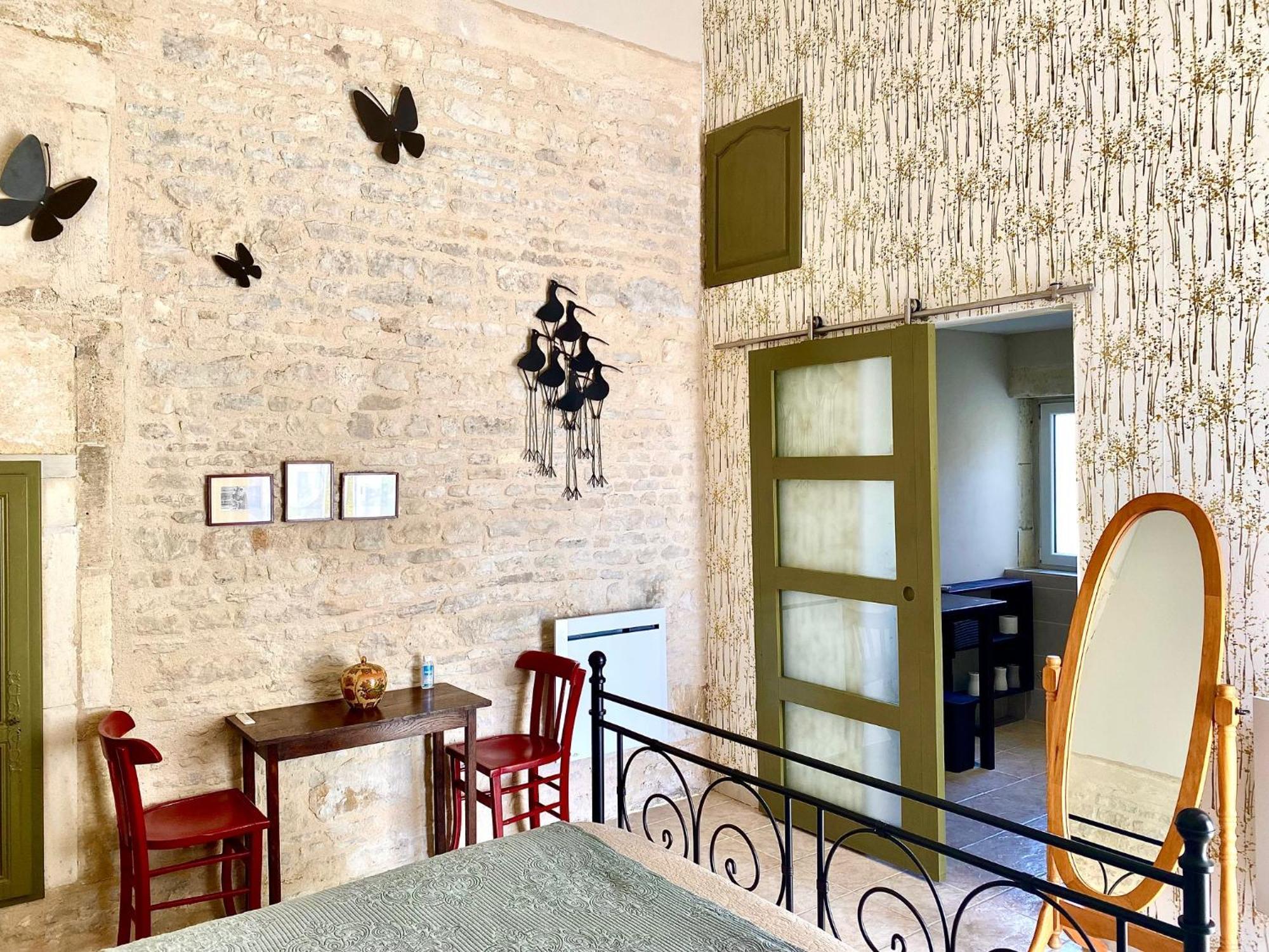 Aux Agapanthes, Chambres D'Hotes Charentaises De Charme Avec Piscine Aumagne Εξωτερικό φωτογραφία
