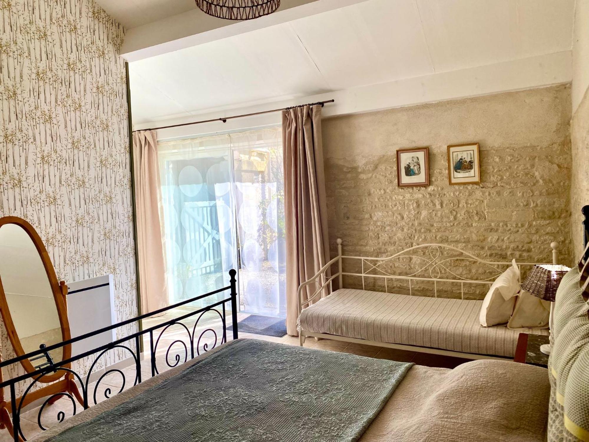 Aux Agapanthes, Chambres D'Hotes Charentaises De Charme Avec Piscine Aumagne Εξωτερικό φωτογραφία